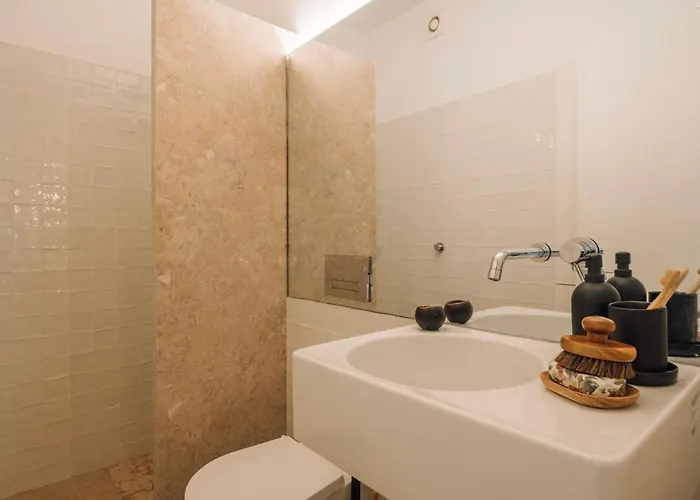 Marinella - 2 Bedrooms In Santo Antonio شقة Lisboa