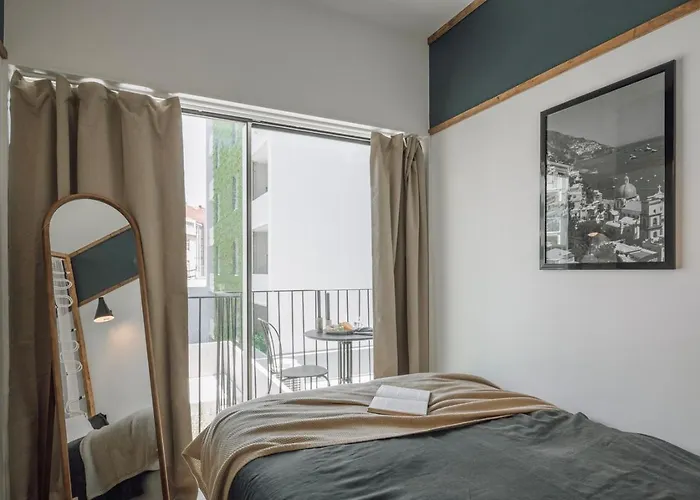 Marinella - 2 Bedrooms In Santo Antonio * Lisboa